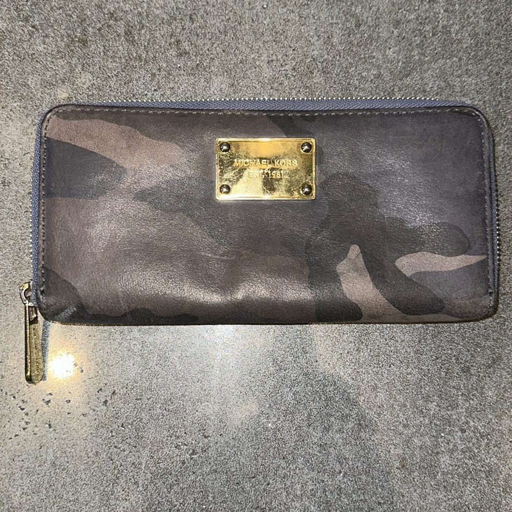 Michael Kors Blue Camo Leather Wallet – Zip-Around Camouflage Design